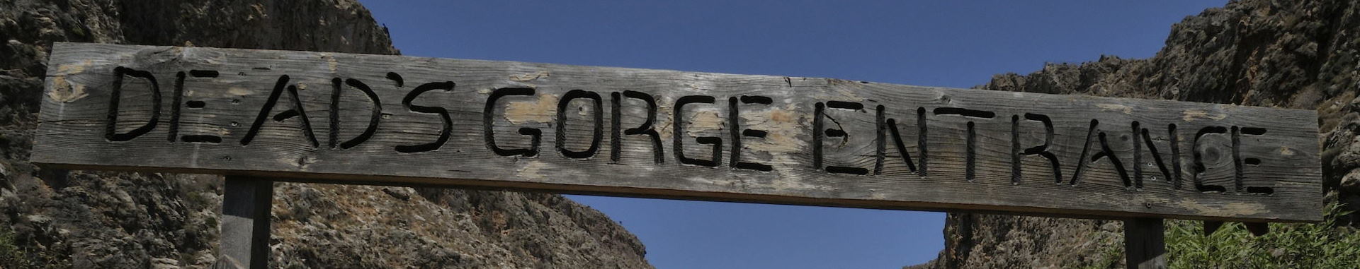 Schild: Deads Gorge Entrance - Eingang zum Tal der Toten in Ostkreta